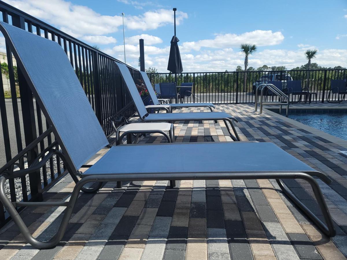 Comfort Inn & Suites Jacksonville - Orange Park Near Naval Air Station Exterior foto